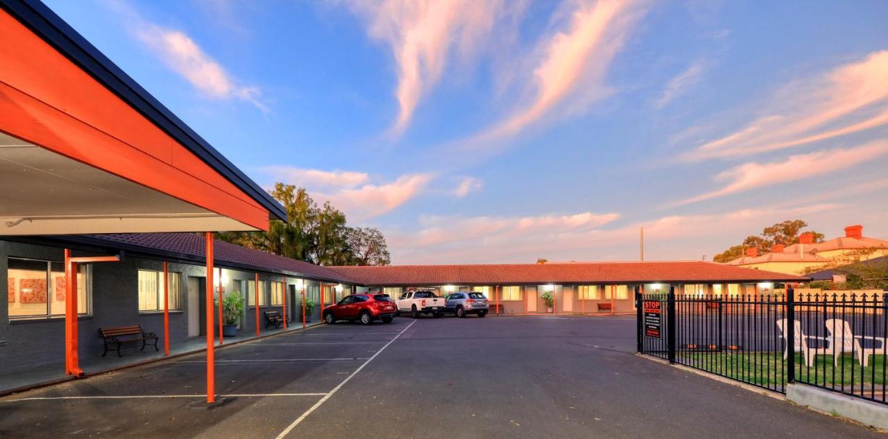 Country Leisure Motor Inn Dubbo Buitenkant foto