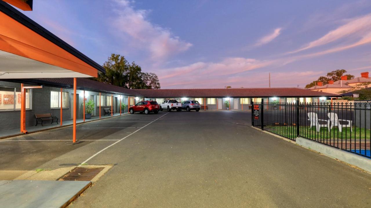 Country Leisure Motor Inn Dubbo Buitenkant foto