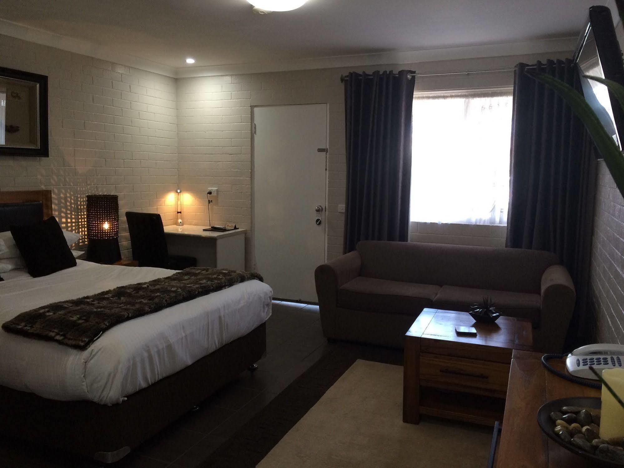 Country Leisure Motor Inn Dubbo Buitenkant foto