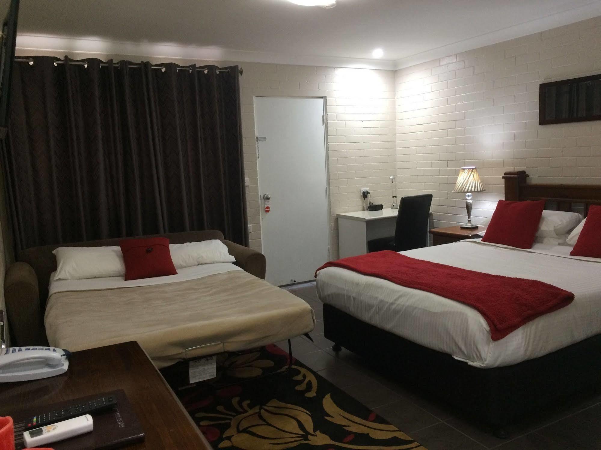 Country Leisure Motor Inn Dubbo Buitenkant foto