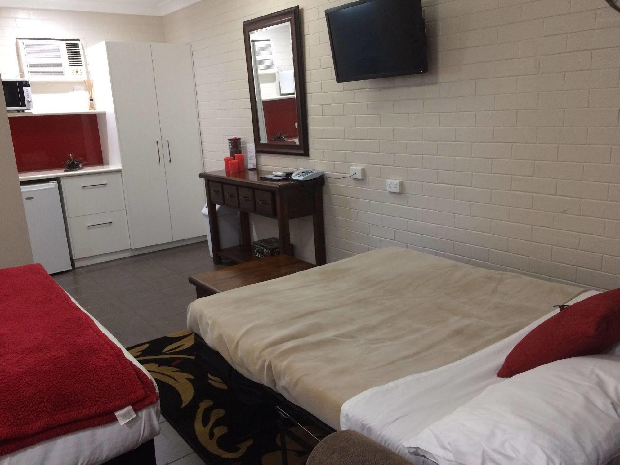 Country Leisure Motor Inn Dubbo Buitenkant foto